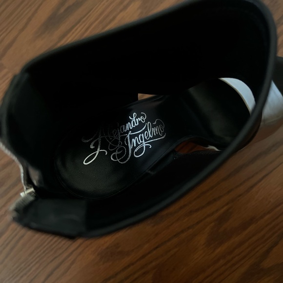 Alejandro Ingelmo Black & Silver Platform Heels - Picture 5 of 6